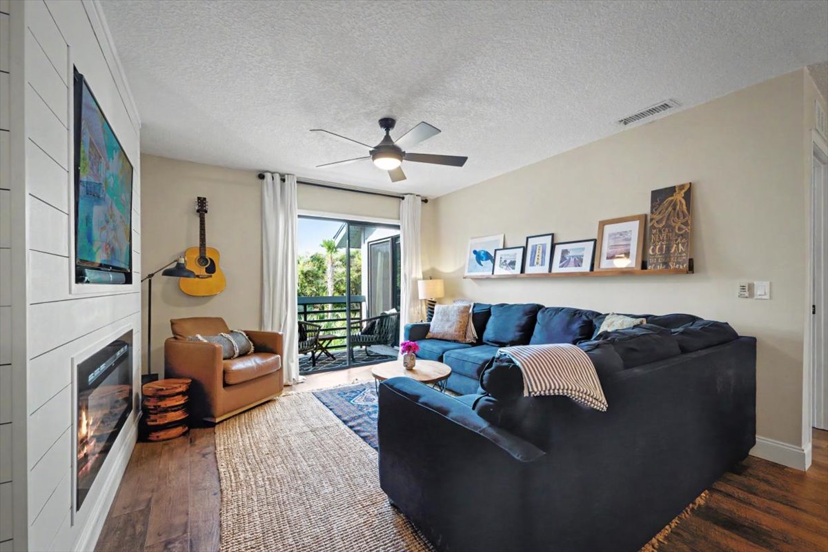 SEA260 – Top Floor 2 bedroom / 2 bathroom
